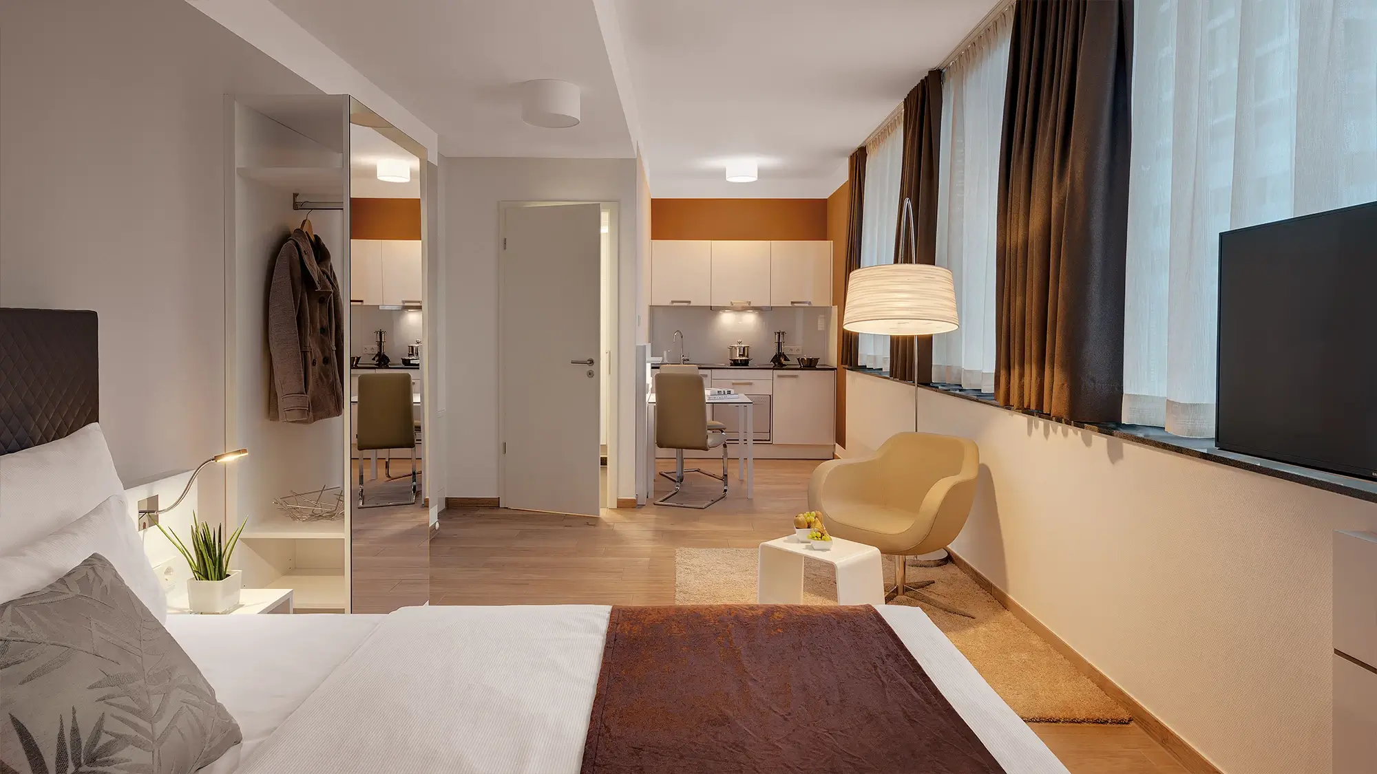 Modern eingerichtetes Longstay-Appartement mit gemütlicher Sitzecke in Heilbronn